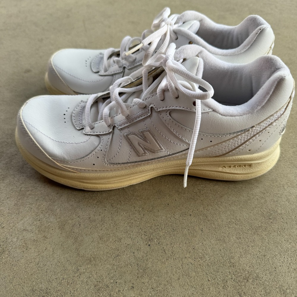 New Balance 577 Walking Sneakers Womens Size 8 White Leather Lace Up Shoes WW577